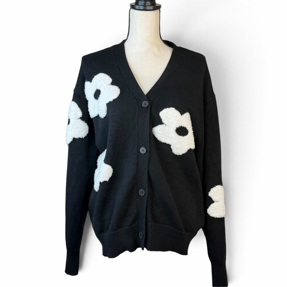 NEW Commense Daisy Flower Cardigan Vneck Sweater Black White Button Front XS